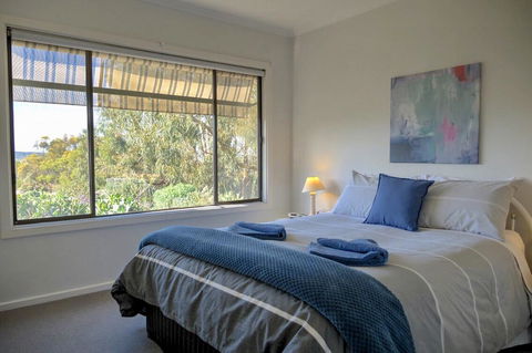 Emu Bay Holiday Homes - Accommodation Main Beach 5