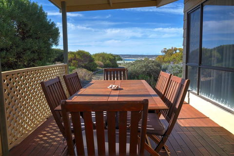 Emu Bay Holiday Homes - Accommodation Main Beach 6