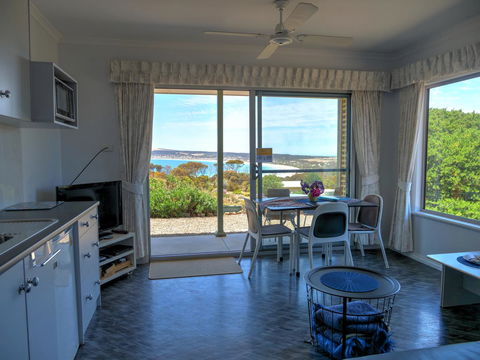 Emu Bay Holiday Homes - Accommodation Main Beach 26