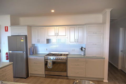 Emu Bay Holiday Homes - Accommodation Main Beach 22