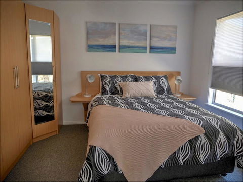 Emu Bay Holiday Homes - Accommodation Main Beach 16