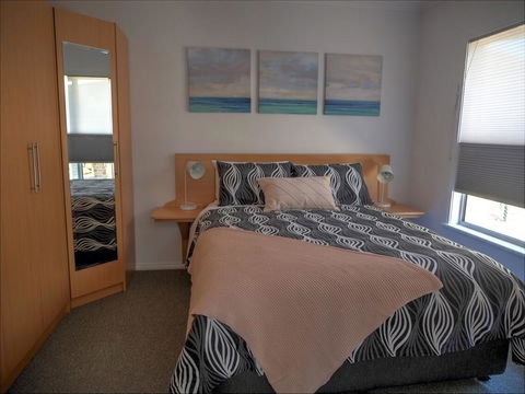 Emu Bay Holiday Homes - Accommodation Main Beach 23
