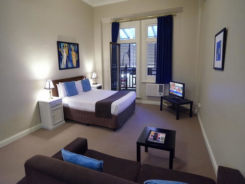 Mansions On Pulteney - Accommodation Main Beach 1