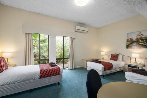 Garden City Motor Inn - Accommodation Main Beach 23
