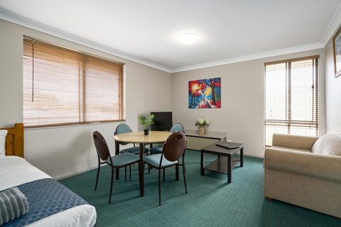 Garden City Motor Inn - Accommodation Main Beach 34
