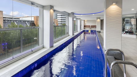 Oaks Adelaide Embassy Suites - Accommodation Main Beach 1