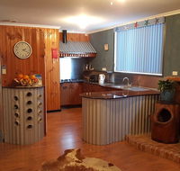 Inna Nutshell - Accommodation Main Beach