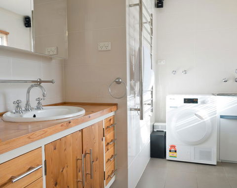 29 Jane - Accommodation Main Beach 7