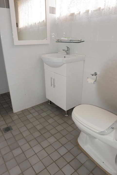 Ardeanal Motel - Accommodation Main Beach 9