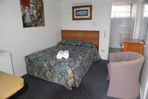 Ardeanal Motel - Accommodation Main Beach 22