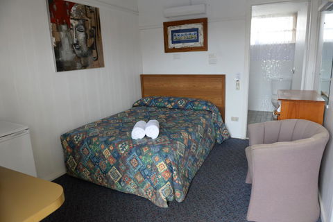 Ardeanal Motel - Accommodation Main Beach 23