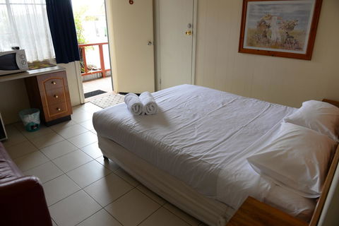 Ardeanal Motel - Accommodation Main Beach 17