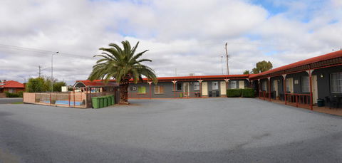 Ardeanal Motel - Accommodation Main Beach 6