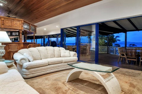 Doyles On The Bay - Accommodation Main Beach 16