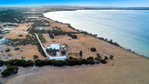 Doyles On The Bay - Accommodation Main Beach 4