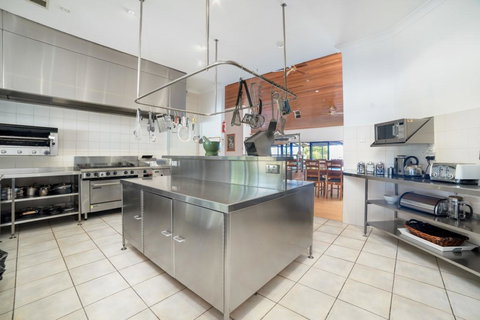 Doyles On The Bay - Accommodation Main Beach 10