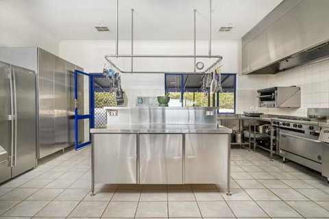 Doyles On The Bay - Accommodation Main Beach 11