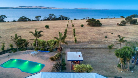 Doyles On The Bay - Accommodation Main Beach 3