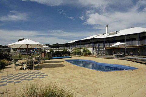 Doyles On The Bay - Accommodation Main Beach 5