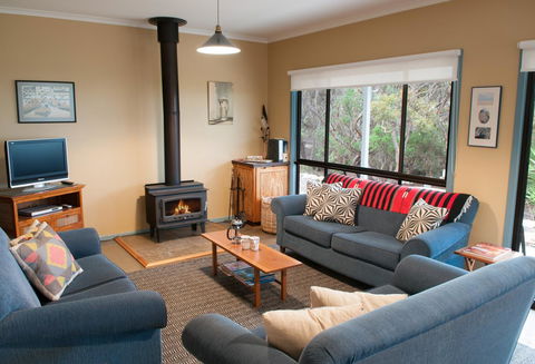 Kestrel Downs - Accommodation Main Beach 8