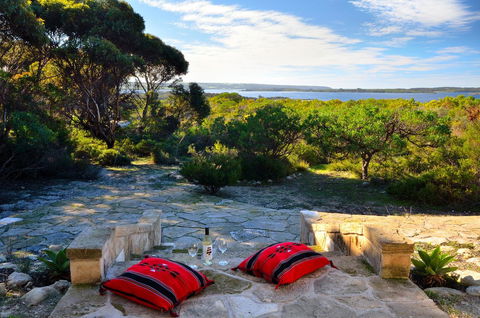 Kestrel Downs - Accommodation Main Beach 0