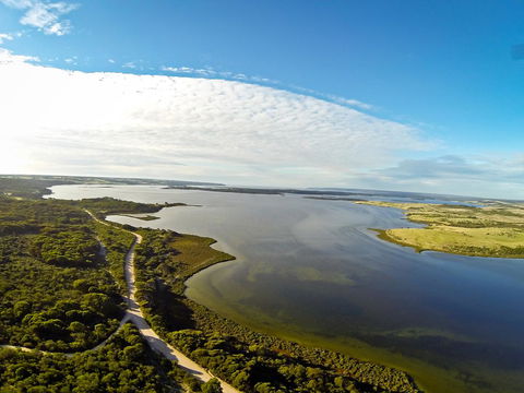 Kestrel Downs - Accommodation Main Beach 2