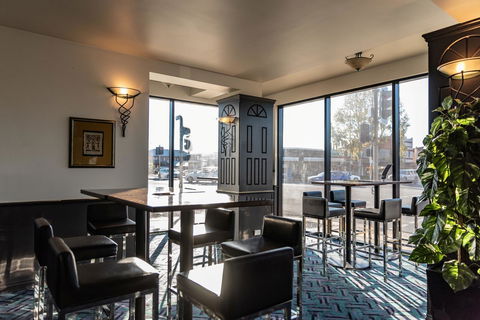 Astor Inn - Accommodation Main Beach 21