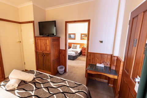 Astor Inn - Accommodation Main Beach 13