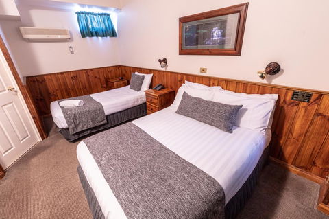 Astor Inn - Accommodation Main Beach 17