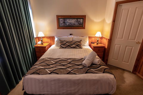 Astor Inn - Accommodation Main Beach 15