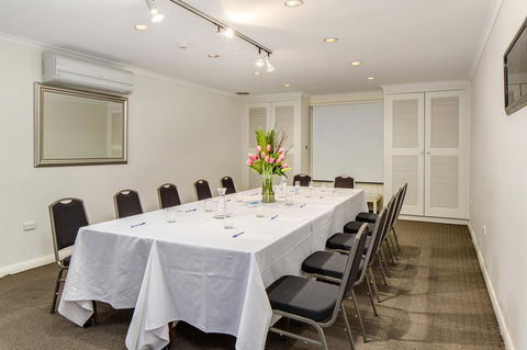 Adelaide Inn - Accommodation Main Beach 21