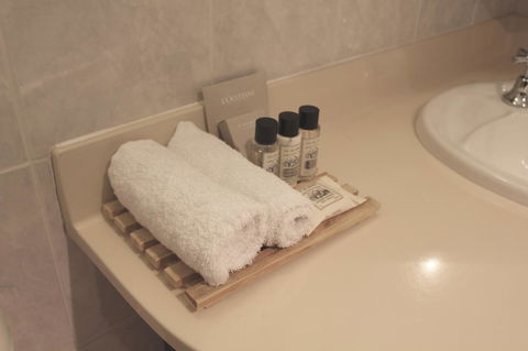 Adelaide Inn - Accommodation Main Beach 2