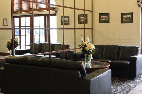 Adelaide Inn - Accommodation Main Beach 3