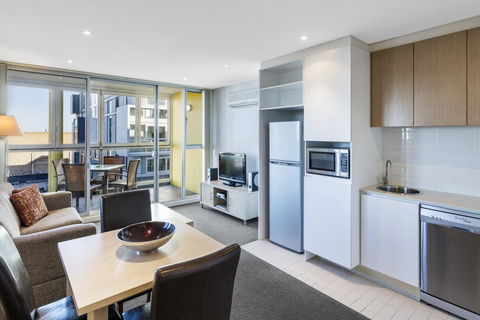 IStay Precinct Adelaide - Accommodation Main Beach 16
