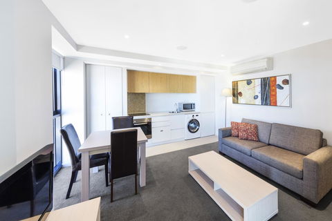 IStay Precinct Adelaide - Accommodation Main Beach 13