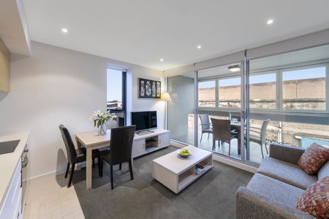 IStay Precinct Adelaide - Accommodation Main Beach 28