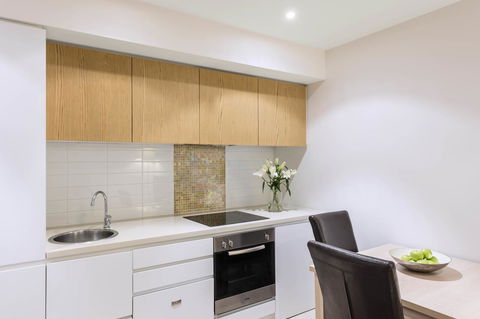IStay Precinct Adelaide - Accommodation Main Beach 8