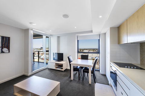 IStay Precinct Adelaide - Accommodation Main Beach 5