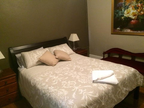 Penzance Cottage Glenelg - Accommodation Main Beach 2