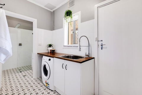 Cute And Cosy - Events, Workers, Getaways - Accommodation Main Beach 11