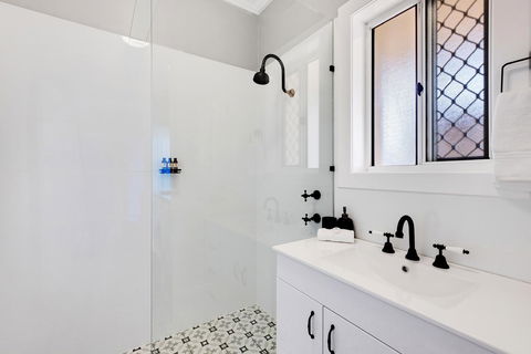 Cute And Cosy - Events, Workers, Getaways - Accommodation Main Beach 10