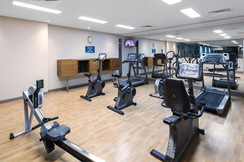 Oaks Glenelg Plaza Pier Suites - Accommodation Main Beach 7