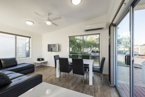 Discovery Parks - Adelaide Beachfront - Accommodation Main Beach 3