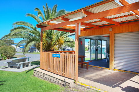 Discovery Parks - Adelaide Beachfront - Accommodation Main Beach 32