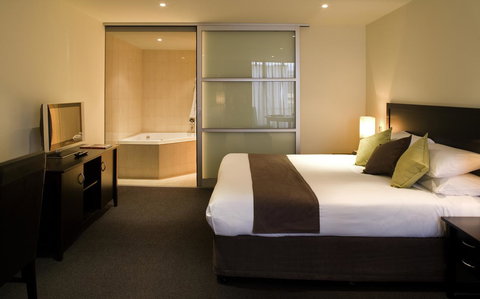 Adelaide Rockford - Accommodation Main Beach 24