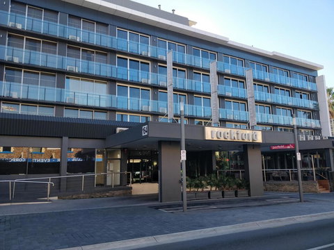 Adelaide Rockford - Accommodation Main Beach 1