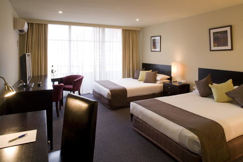 Adelaide Rockford - Accommodation Main Beach 11