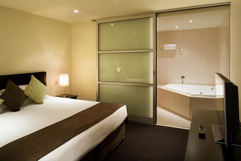 Adelaide Rockford - Accommodation Main Beach 25