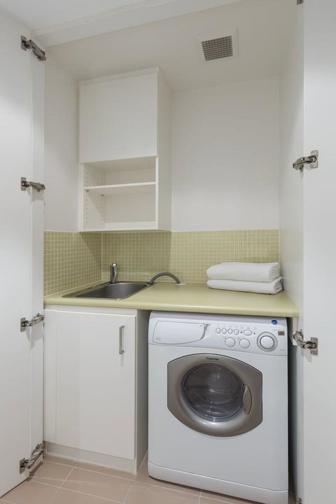 Oaks Glenelg Liberty Suites - Accommodation Main Beach 29