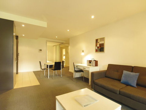 Oaks Glenelg Liberty Suites - Accommodation Main Beach 22